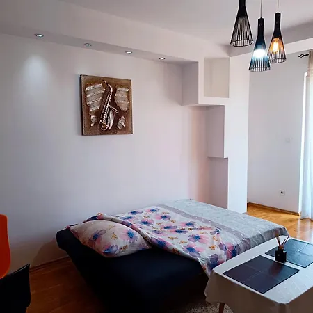 Center Gem Apartment *